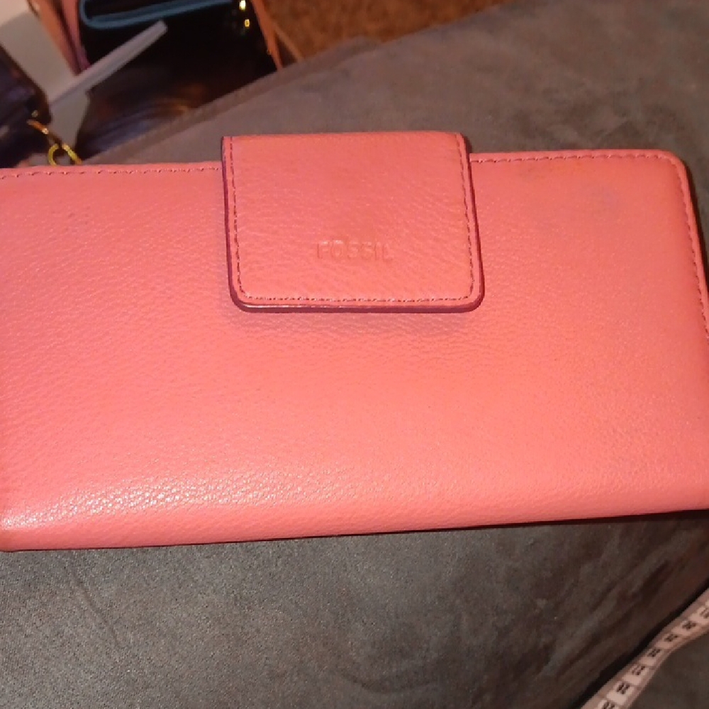 Fossil Coral Pink Wallet - Picture 2 of 14